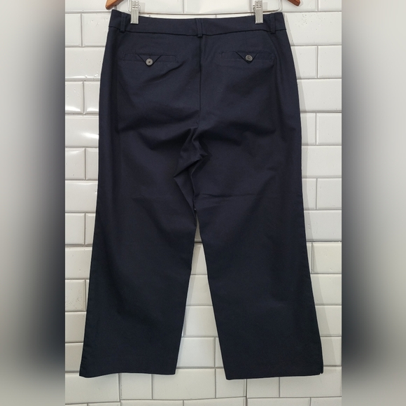 Dockers Ladies Navy Blue Khaki Pant Flat Front Cropped Slightly Flare Leg Cotton - Picture 2 of 4